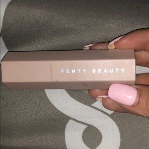 Fenty beauty concealer in color Bamboo